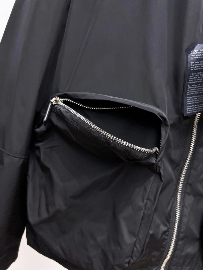 Prada Outwear Effortless 170373