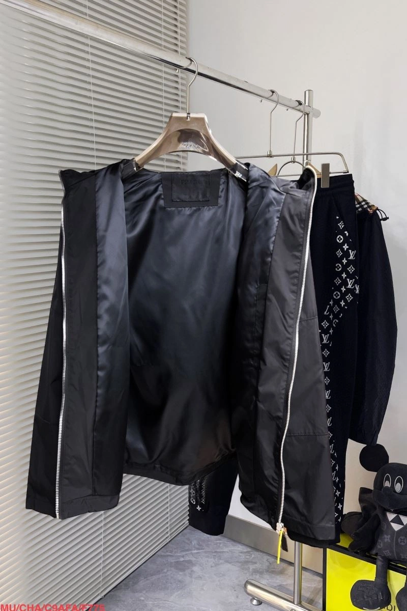 Prada Outwear Effortless 170373