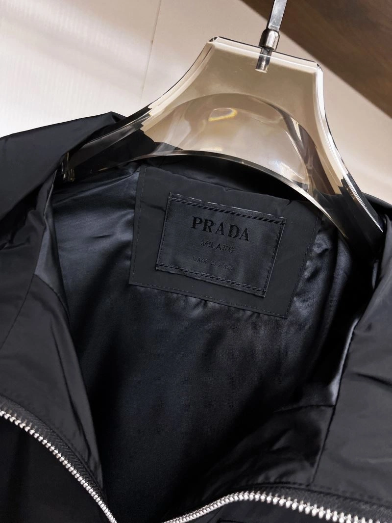 Prada Outwear Effortless 170373