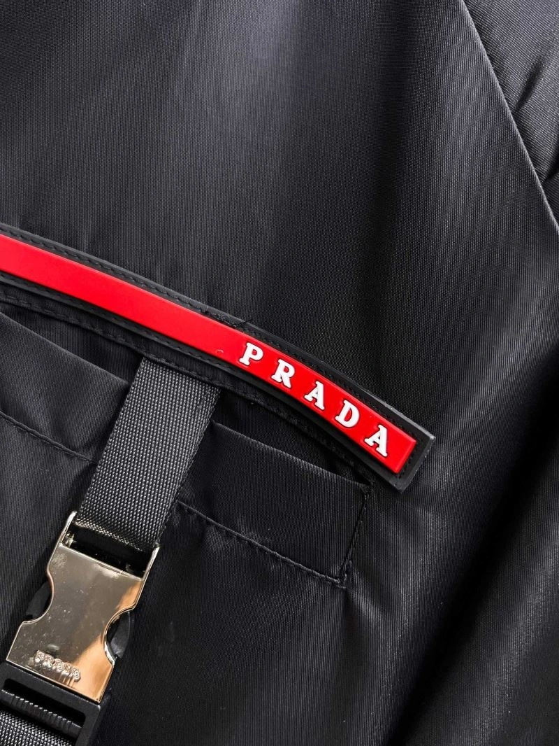 Durable Prada Outwear 170372