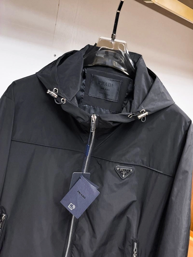 Durable Prada Outwear 170353