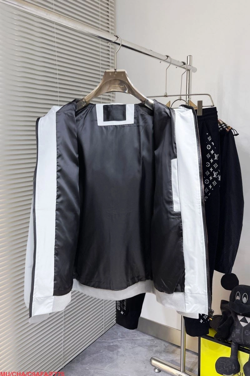 Prada Outwear ComfortFit 170394