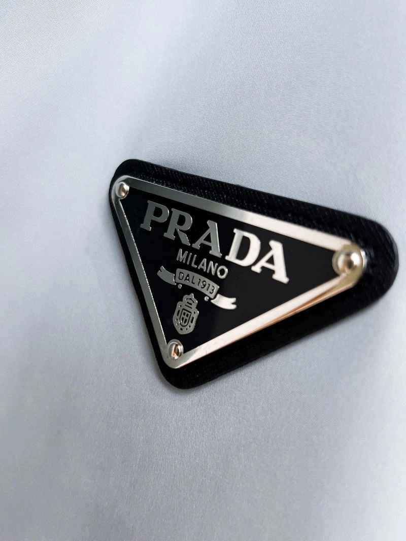 Prada Outwear ComfortFit 170394