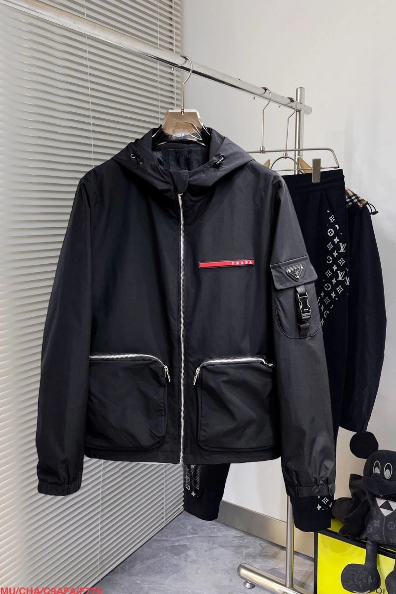 Breathable Prada Outwear 170404