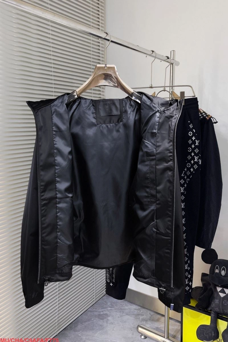 Prada Outwear Sustainable 170336