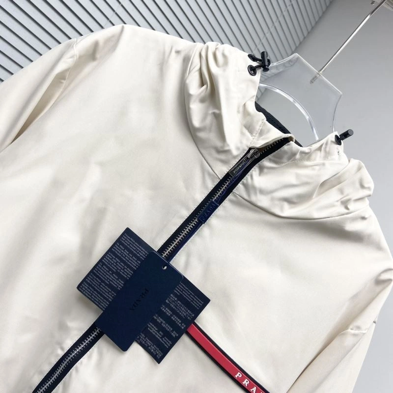Vibrant Prada Outwear 170308