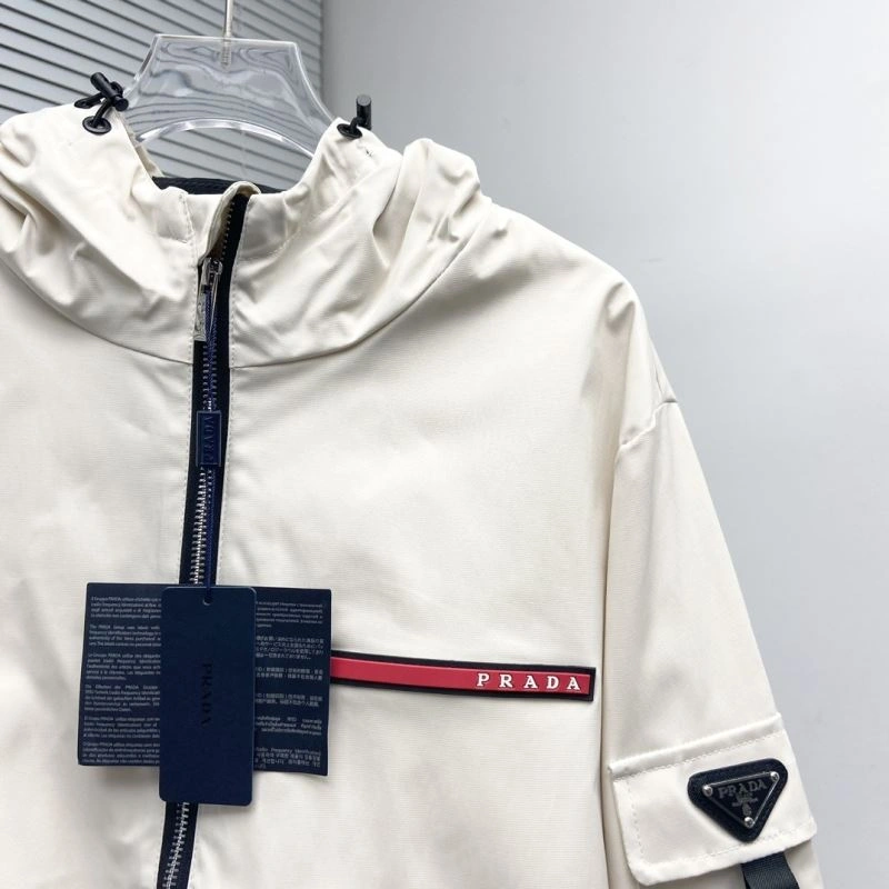 Vibrant Prada Outwear 170308
