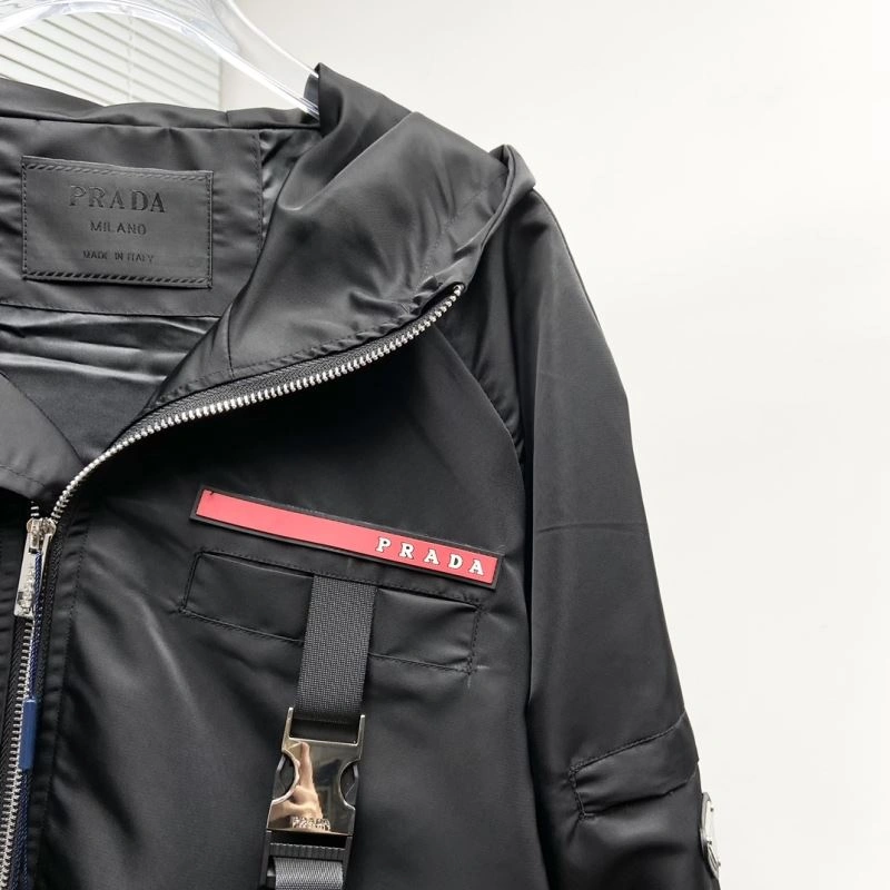 Snug Prada Outwear 170407