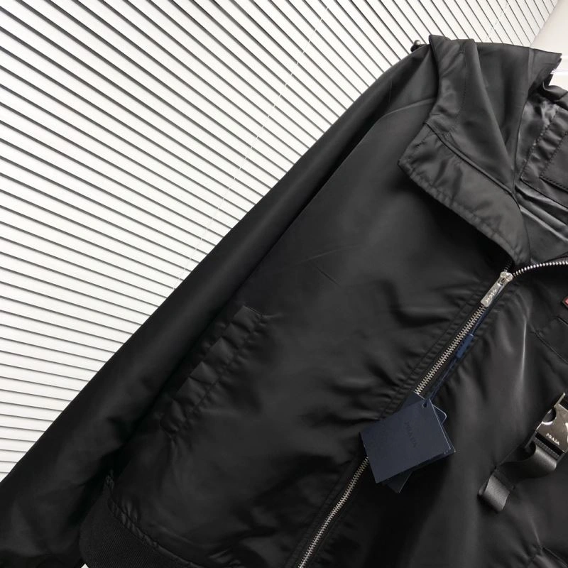 Snug Prada Outwear 170407
