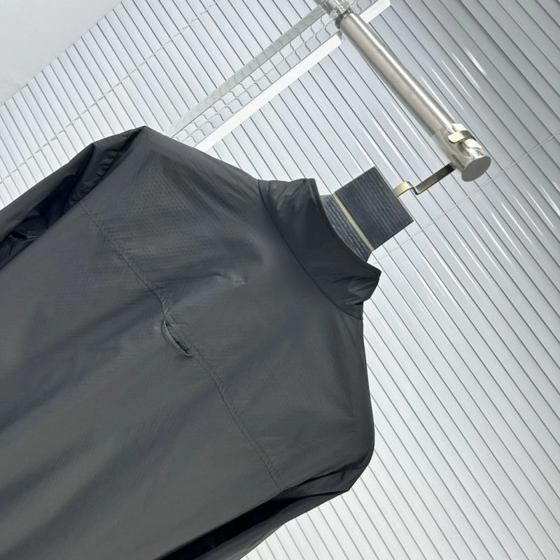 ModernLook Prada Outwear 170261