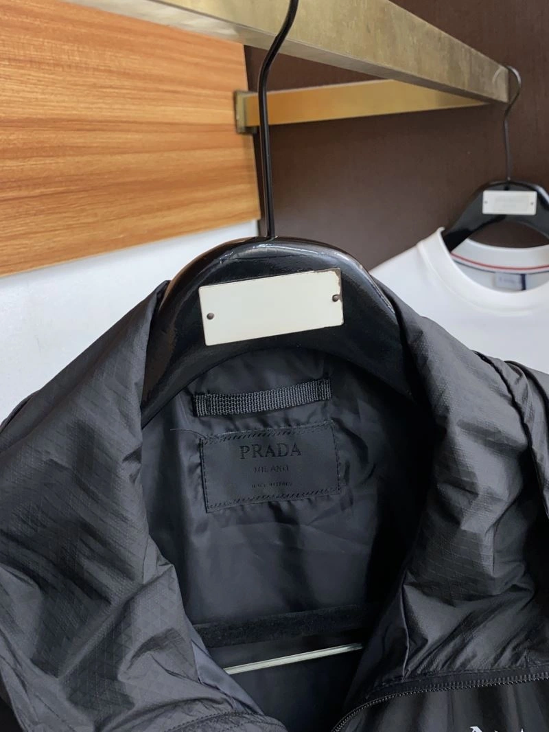 Breathable Prada Outwear 170258