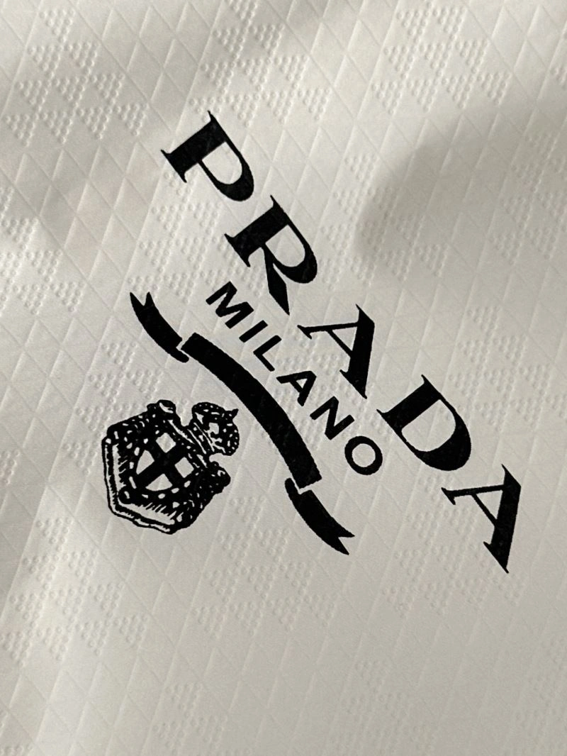 Breathable Prada Outwear 170256