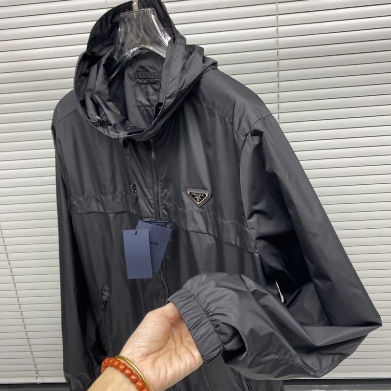 Prada Outwear Elegant 170250