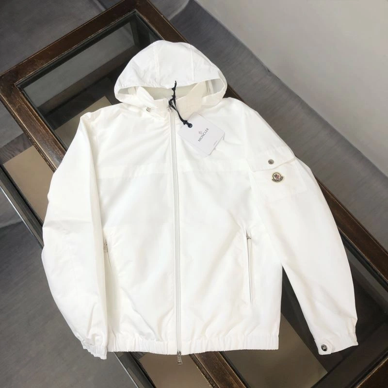 Durable Prada Outwear 170266