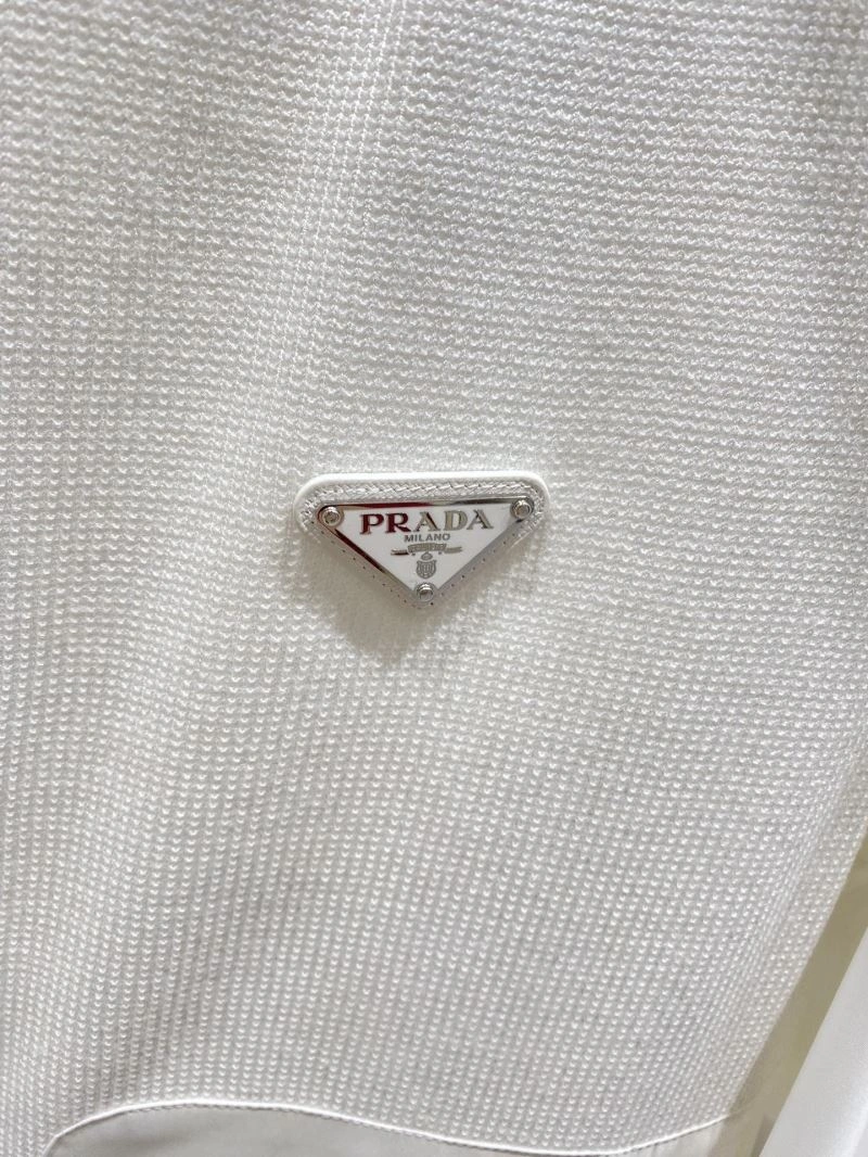 Unisex Prada Outwear 170222
