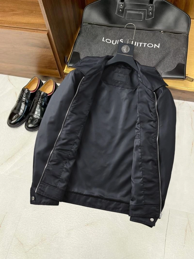 Prada Outwear OnTrend 170218