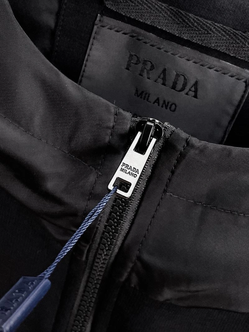 Vibrant Prada Outwear 170195