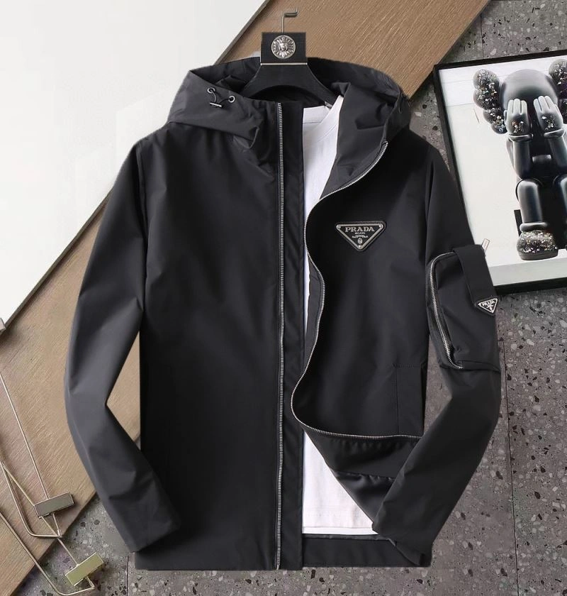 Durable Prada Outwear 170179