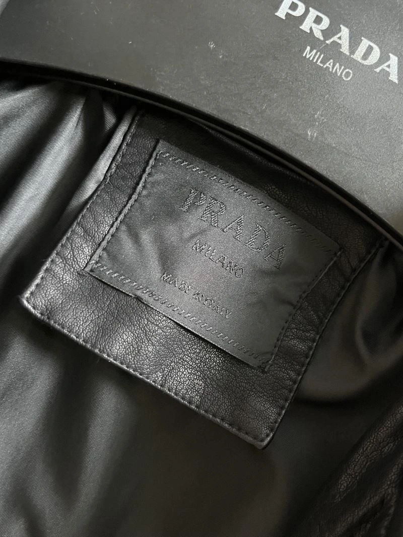 Durable Prada Outwear 170183