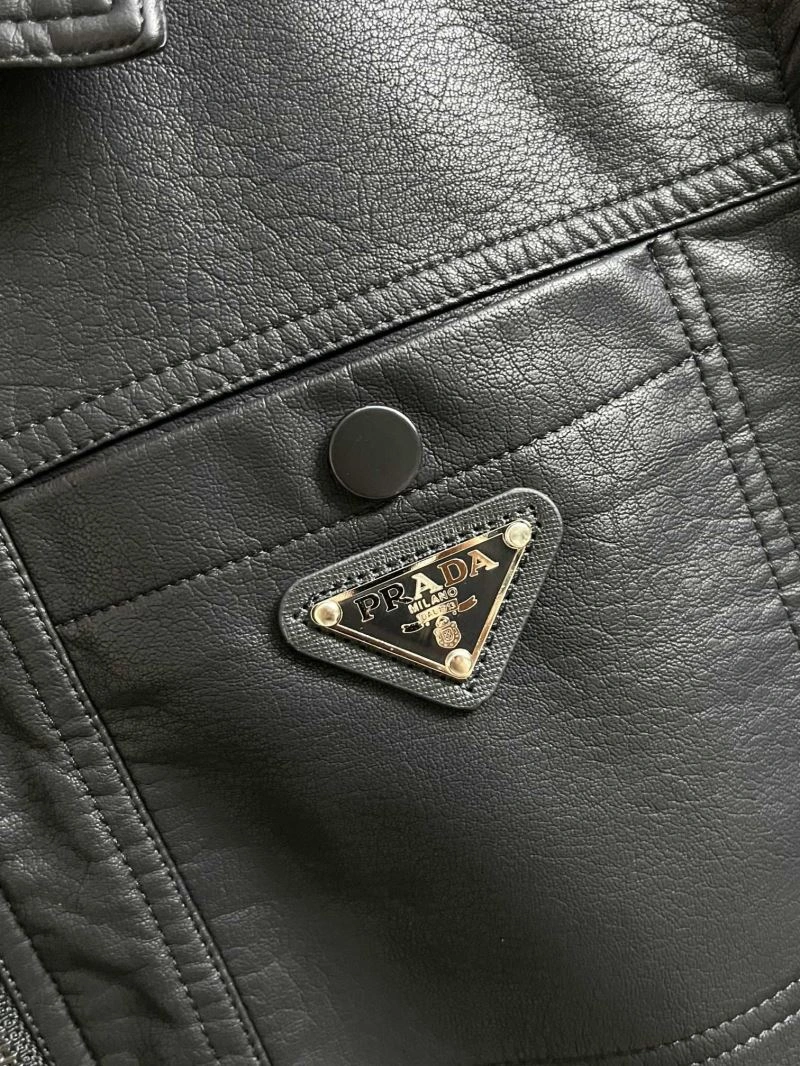Durable Prada Outwear 170183