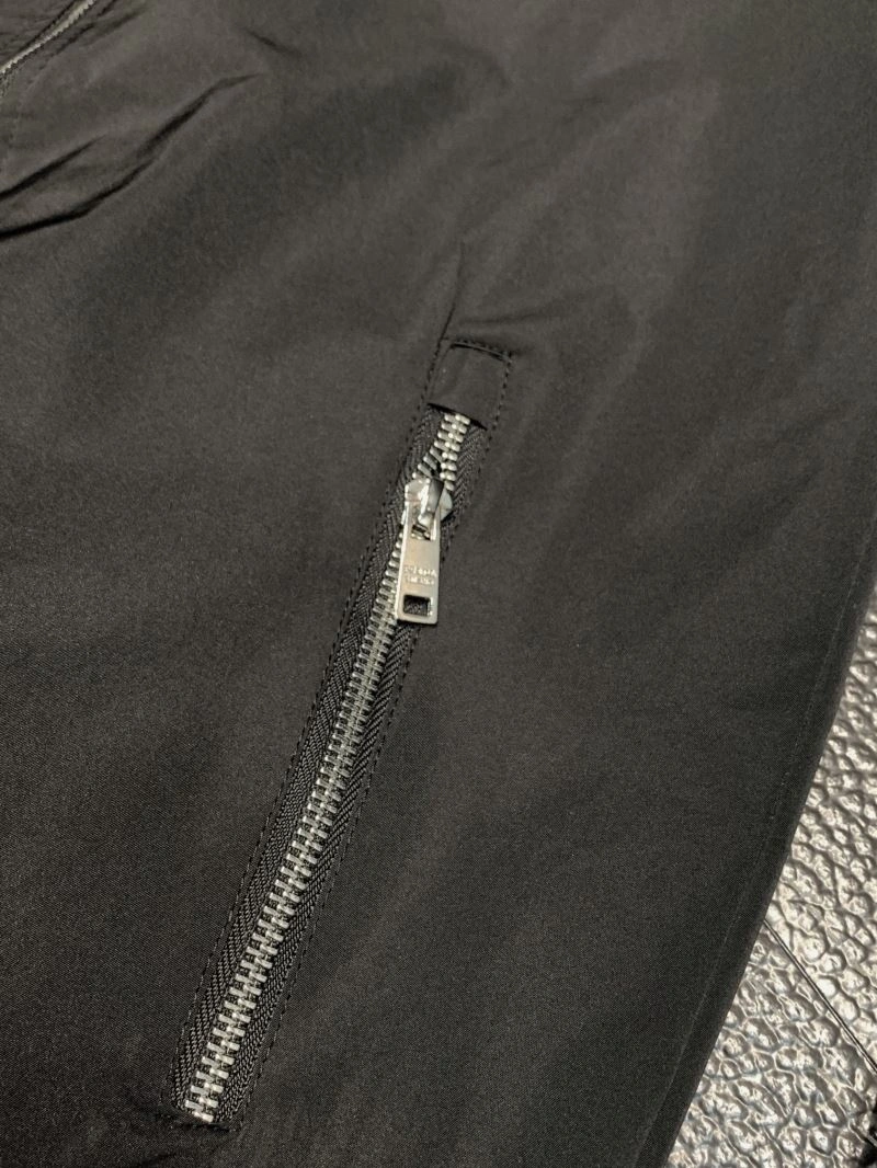 Comfortable Prada Outwear 170237