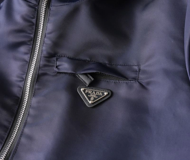 Prada Outwear UrbanStyle 170133