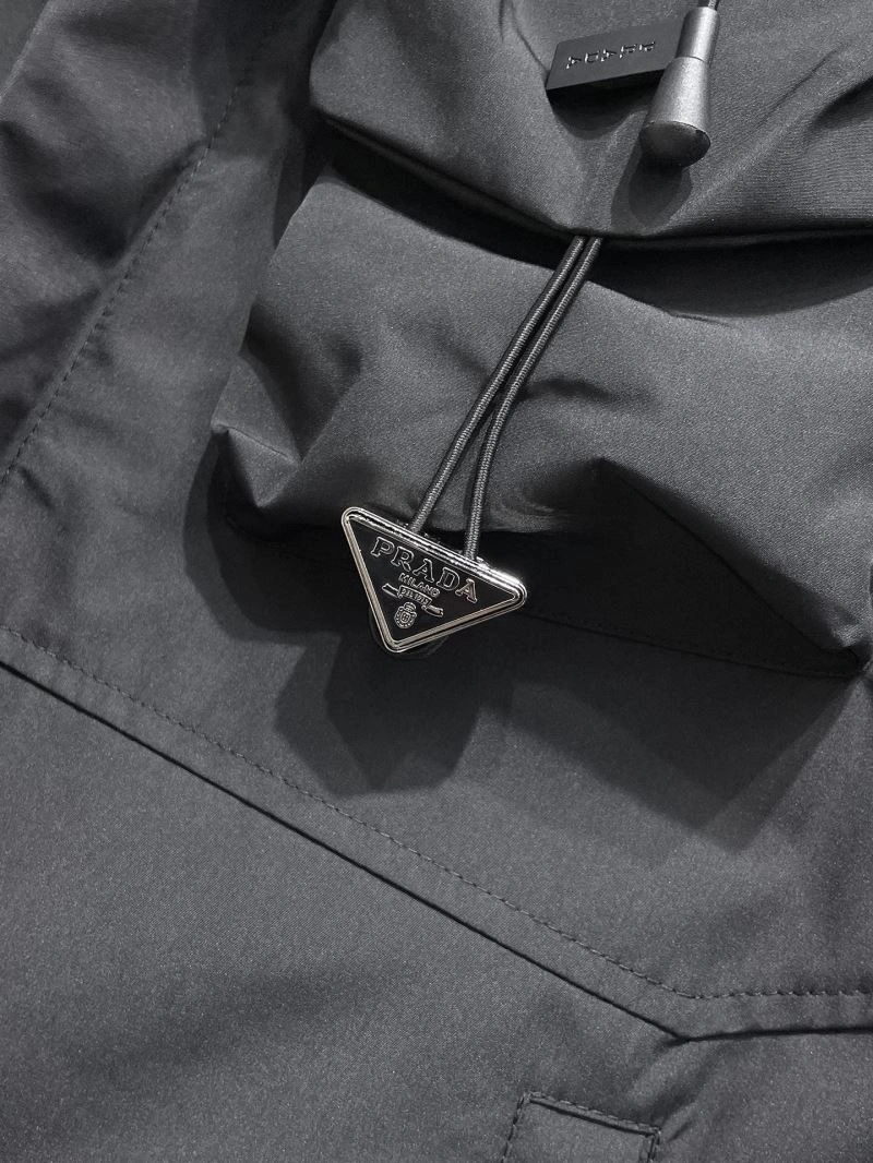 Breathable Prada Outwear 170148