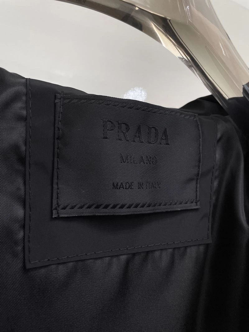 Contemporary Prada Outwear 170118
