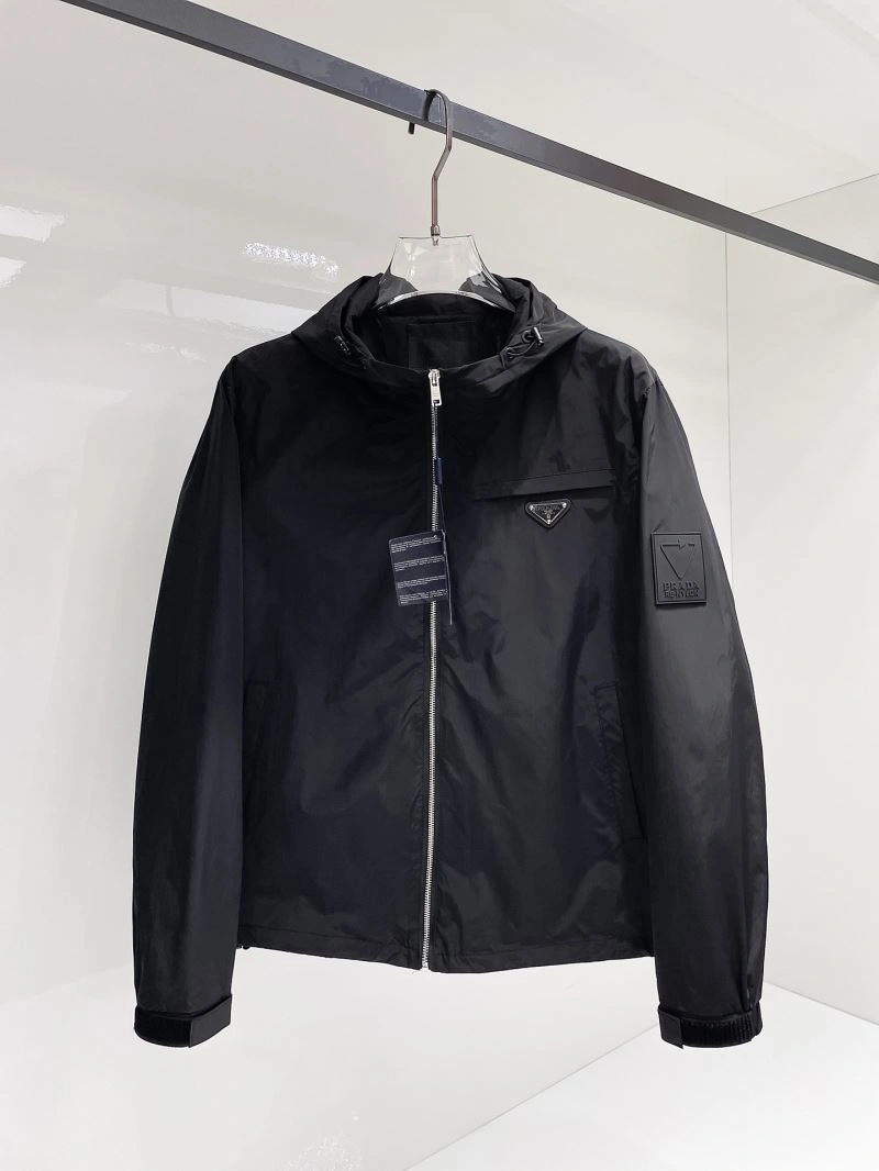 Elegant Prada Outwear 170111