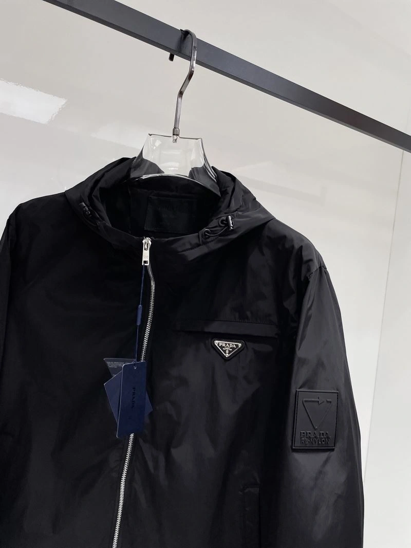 Elegant Prada Outwear 170111