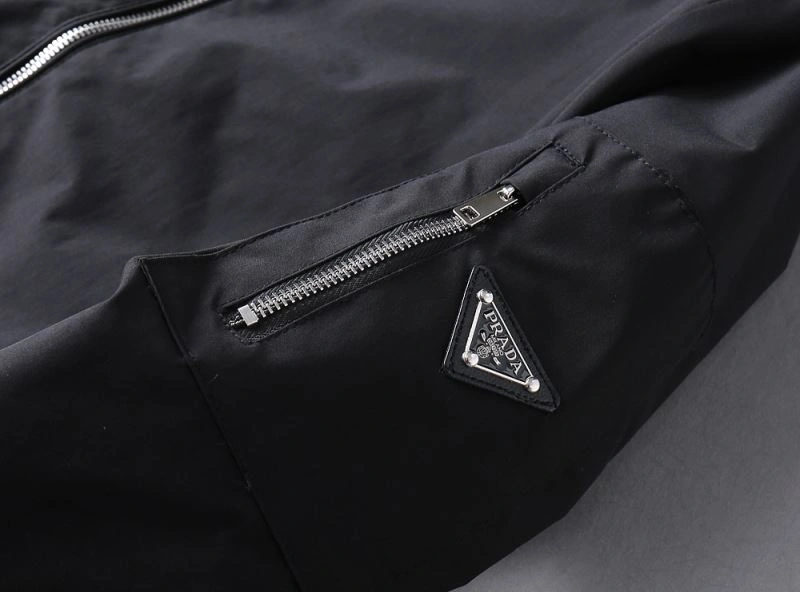 Durable Prada Outwear 170086