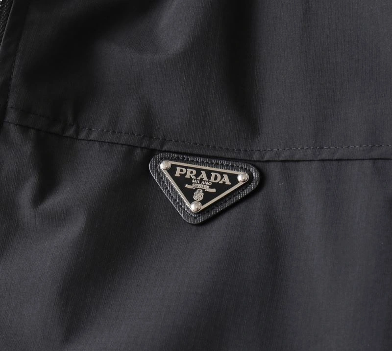 Prada Outwear UrbanStyle 170040