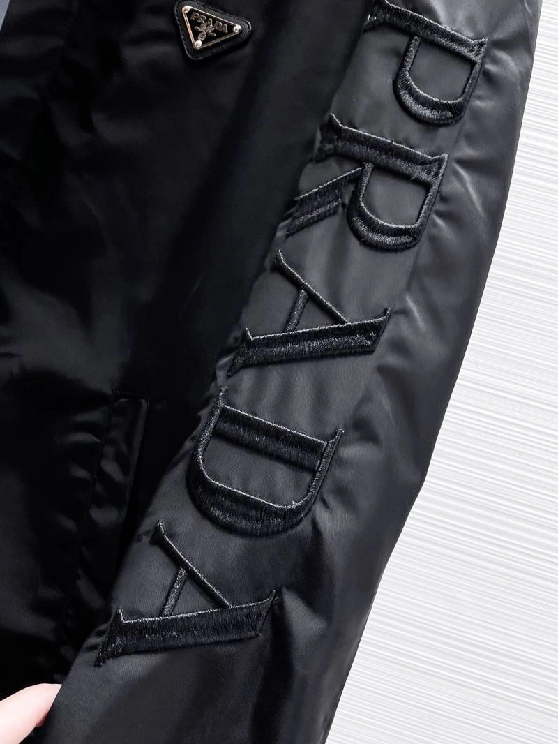 Comfortable Prada Outwear 170075