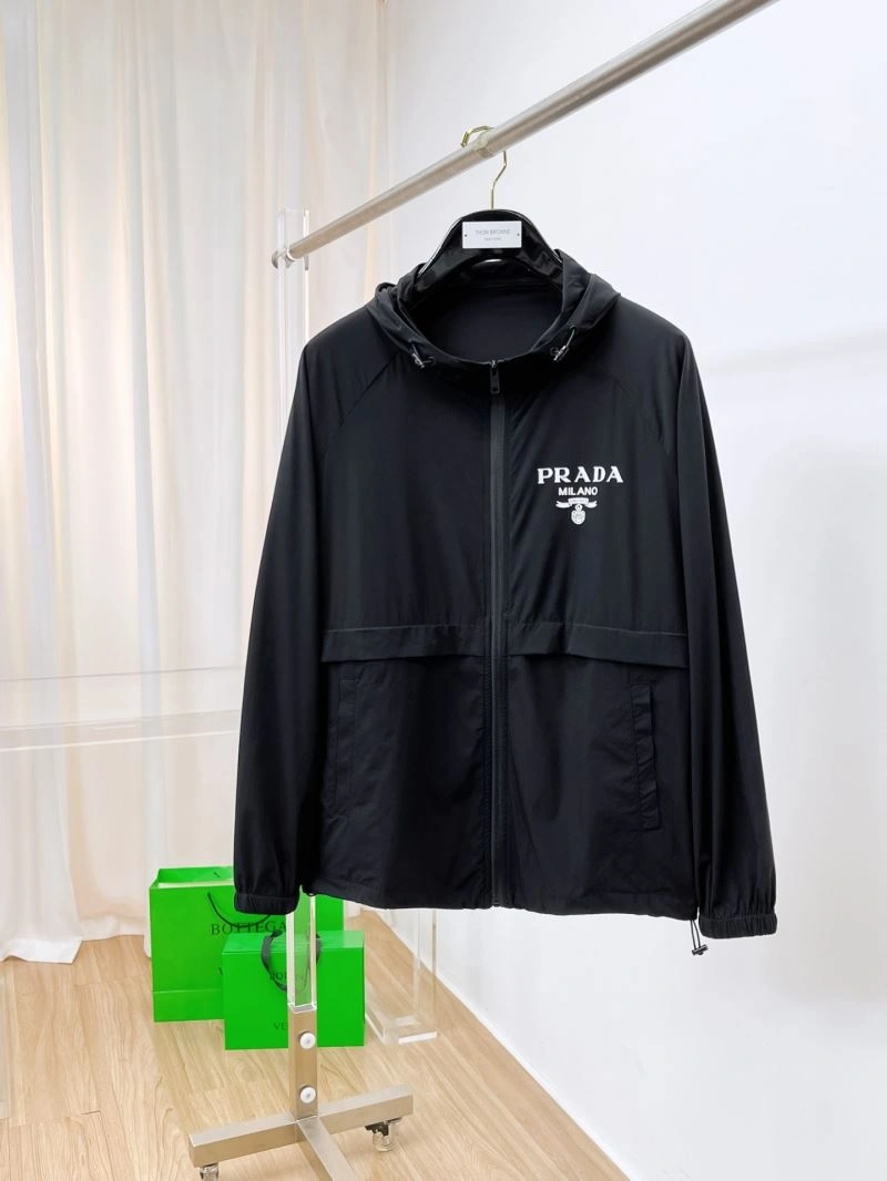 Effortless Prada Outwear 170017