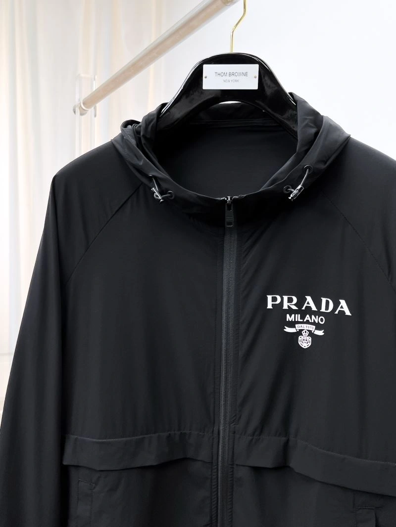 Effortless Prada Outwear 170017