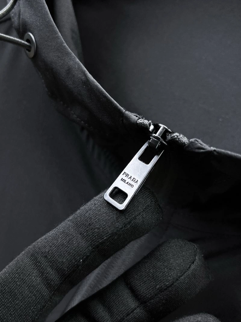 Effortless Prada Outwear 170017