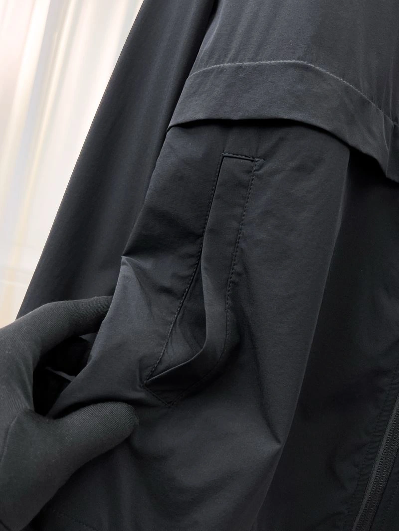 Effortless Prada Outwear 170017