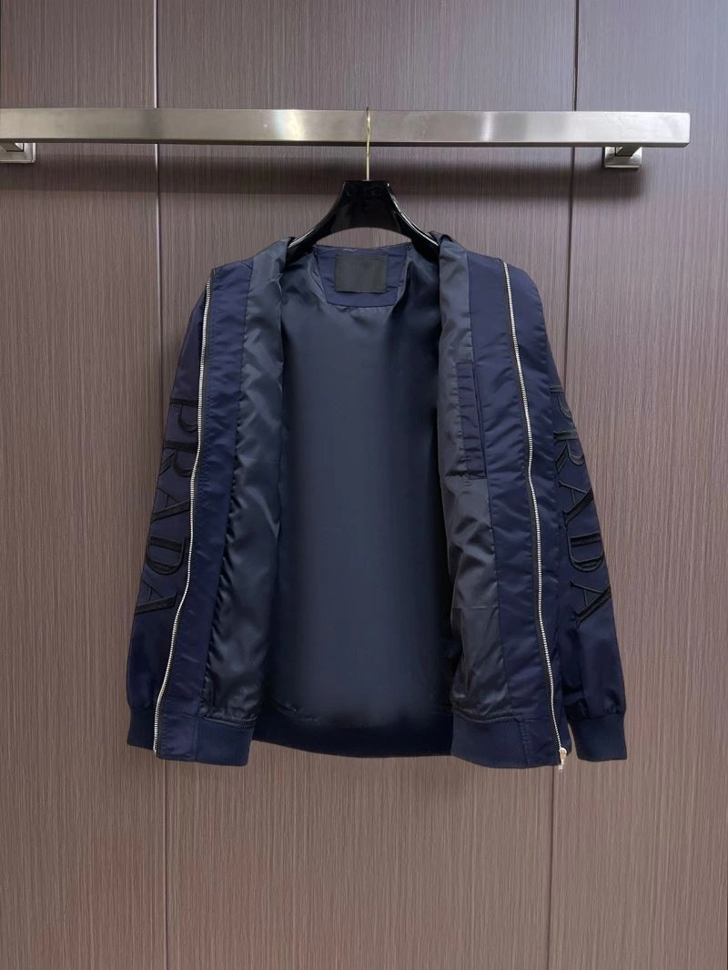 Effortless Prada Outwear 170016