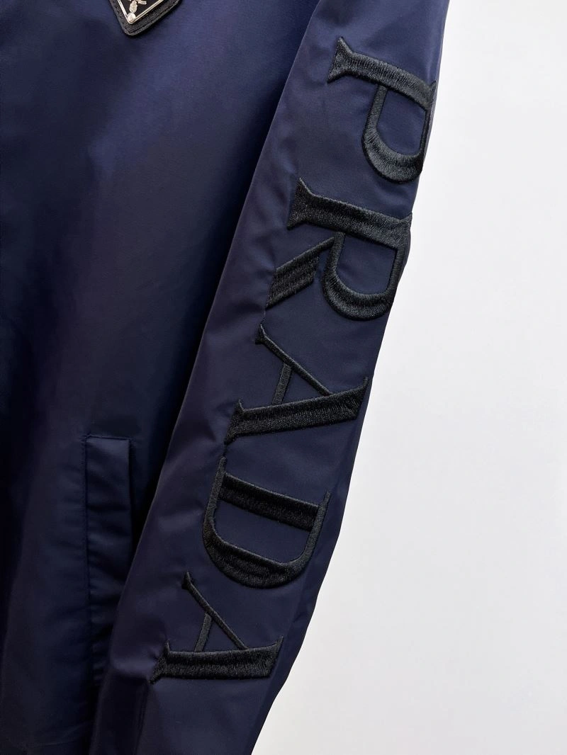 Effortless Prada Outwear 170016