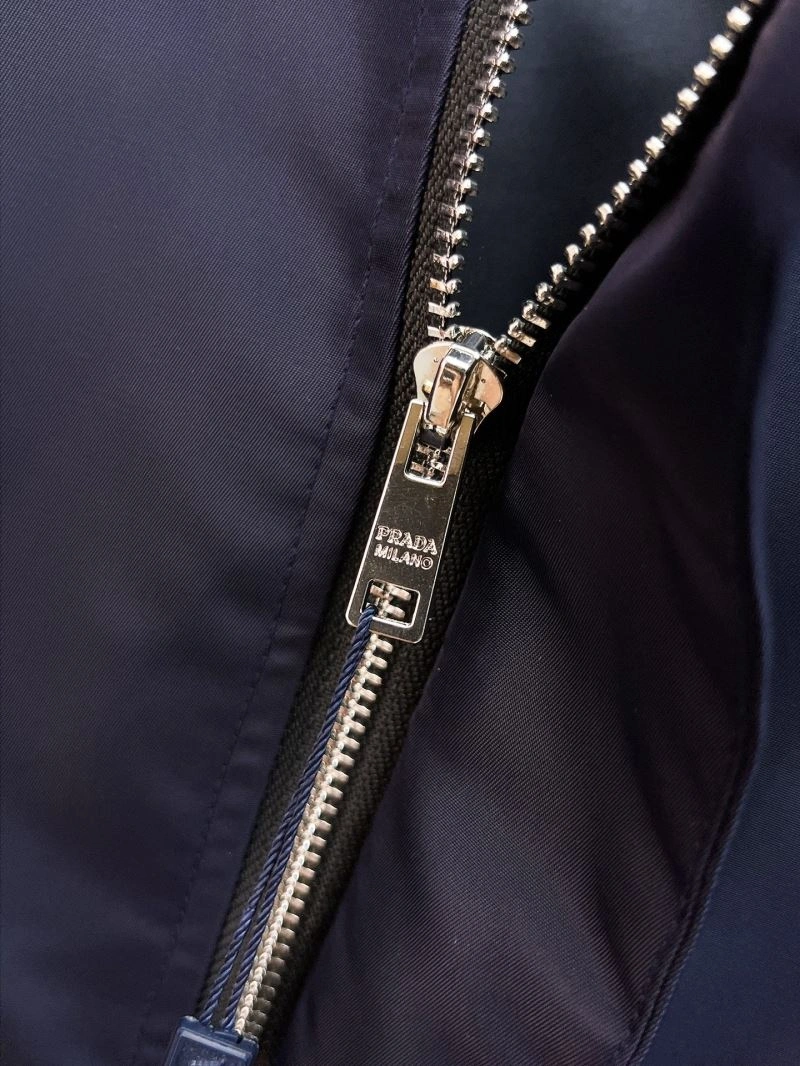 Effortless Prada Outwear 170016
