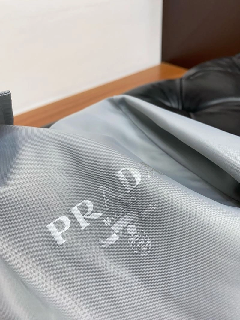 Prada Outwear Effortless 170027