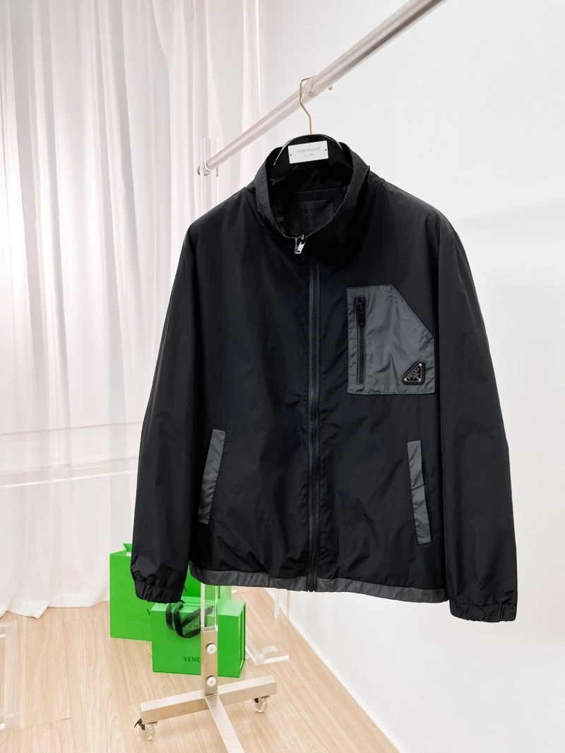 Durable Prada Outwear 169989