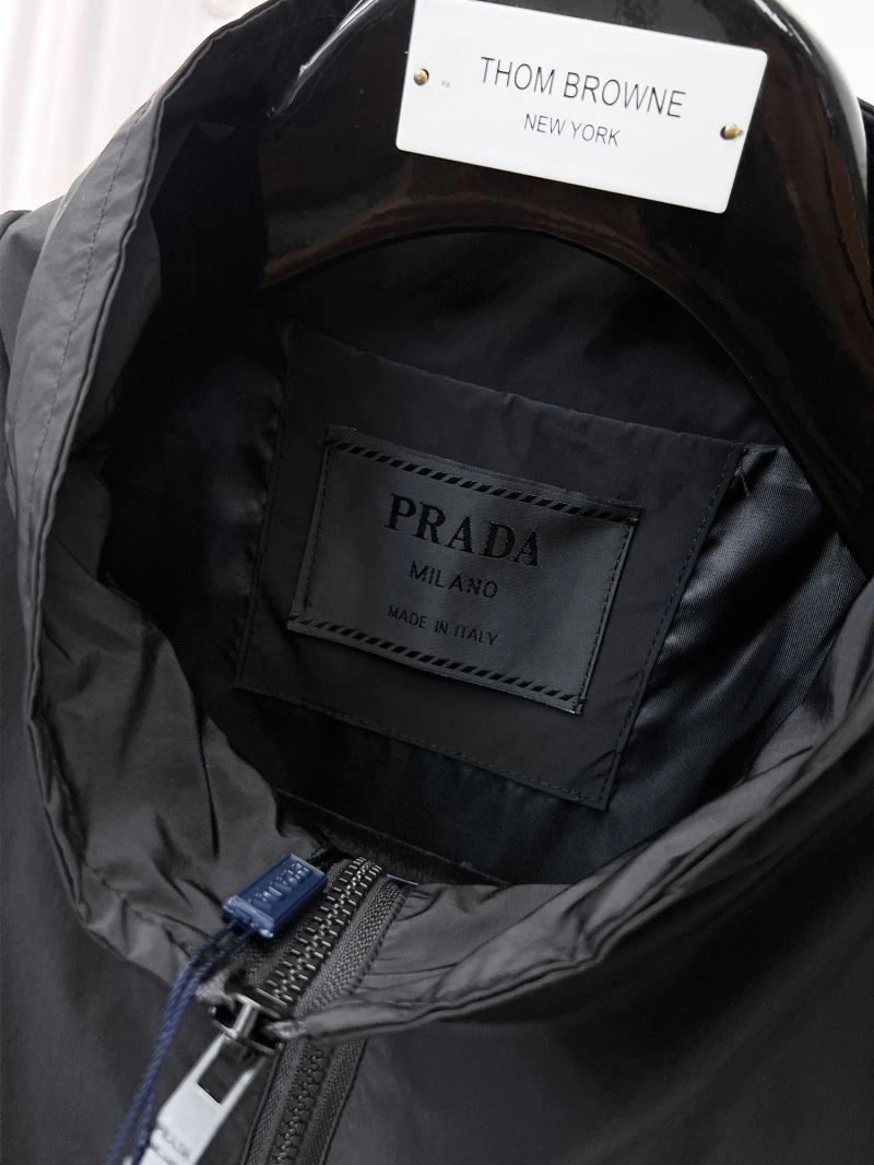 Durable Prada Outwear 169989