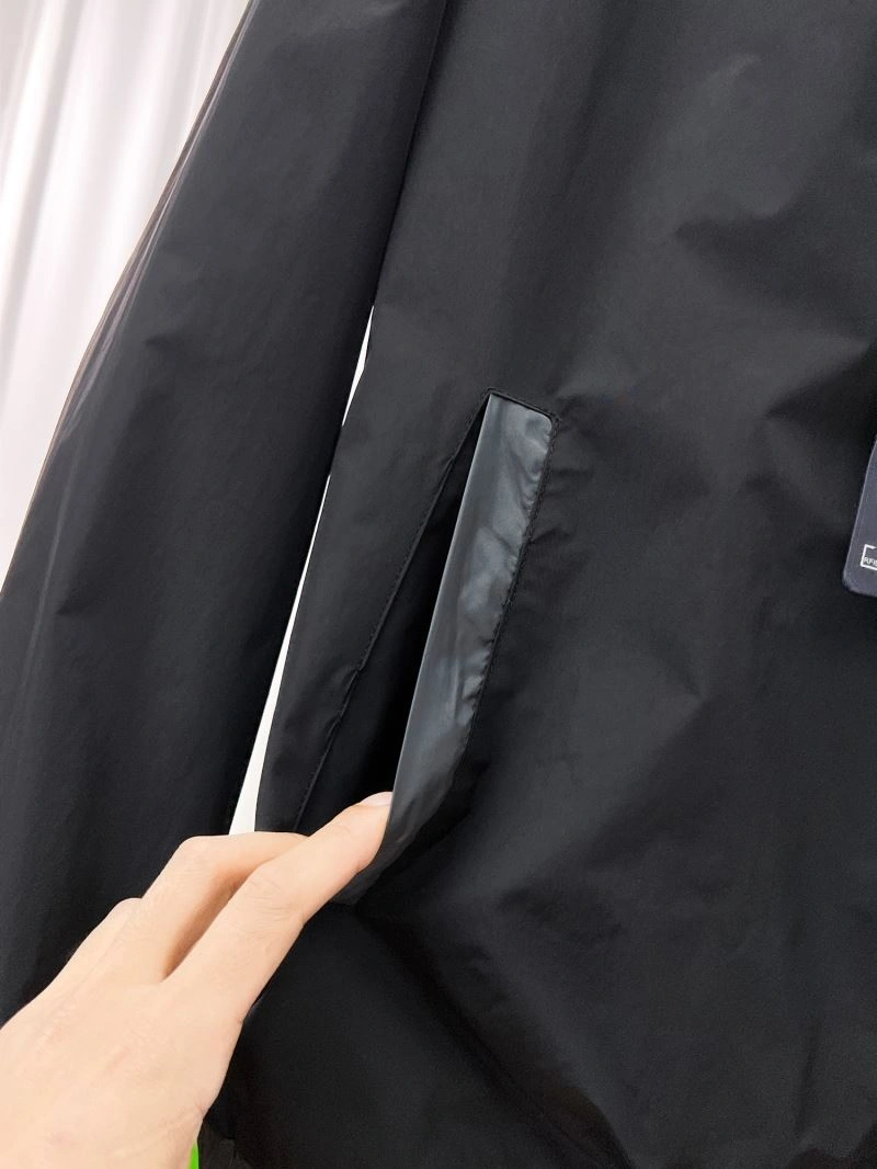 Durable Prada Outwear 169989