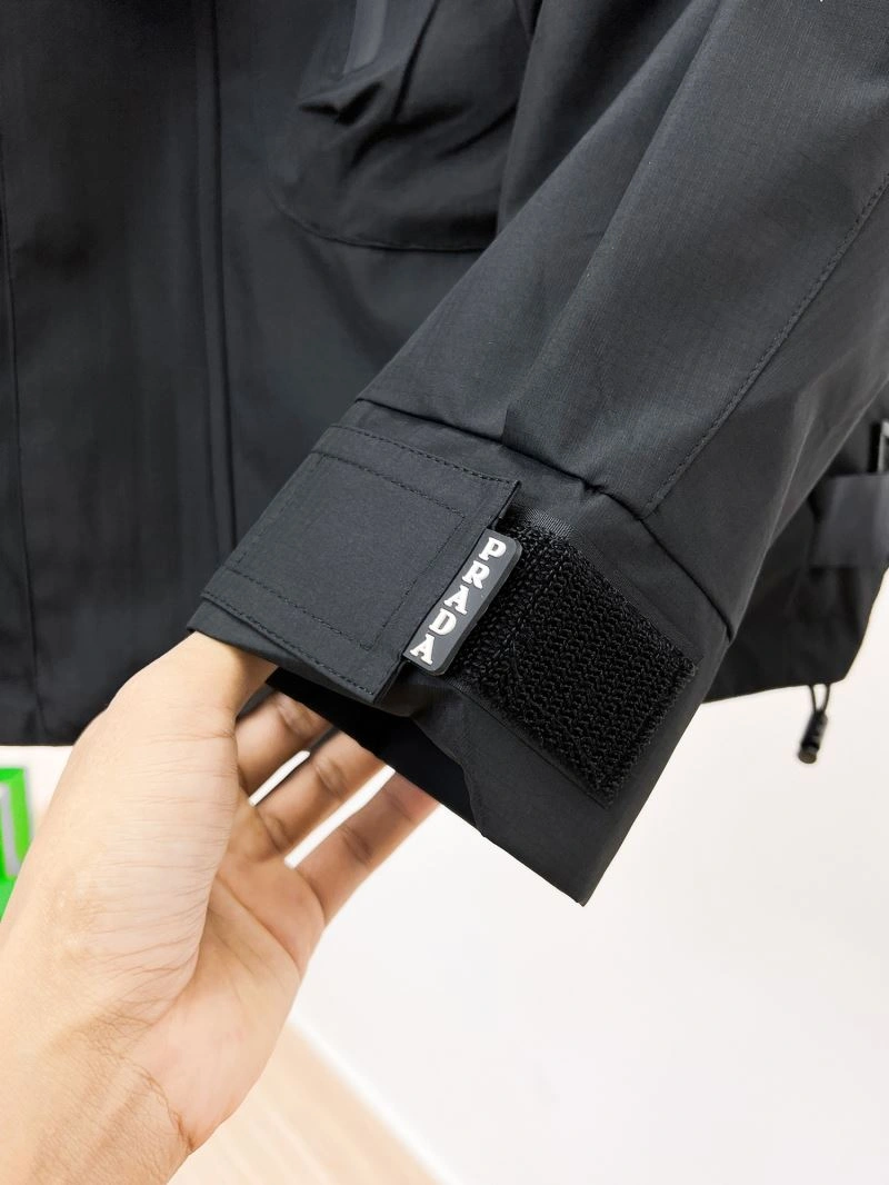 Prada Outwear Unisex 169990