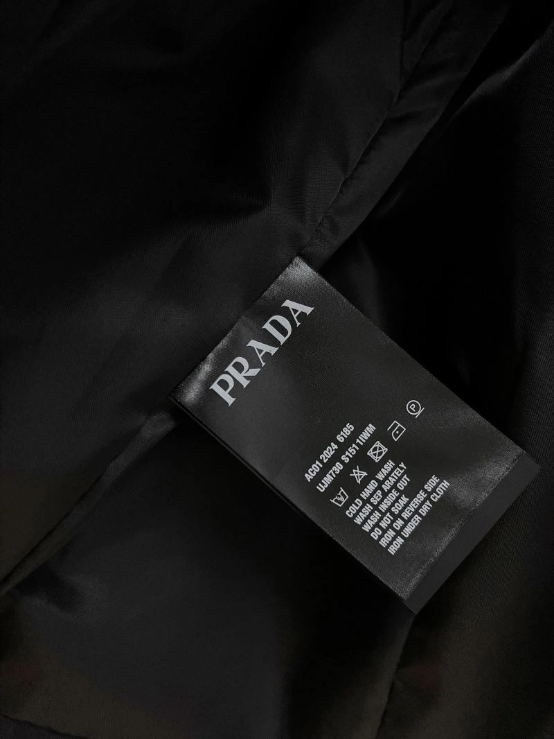 Prada Outwear Unisex 169990