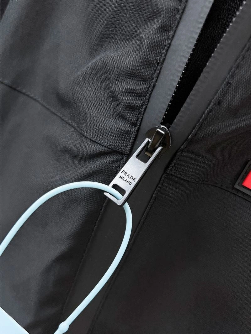 Stylish Prada Outwear 169977