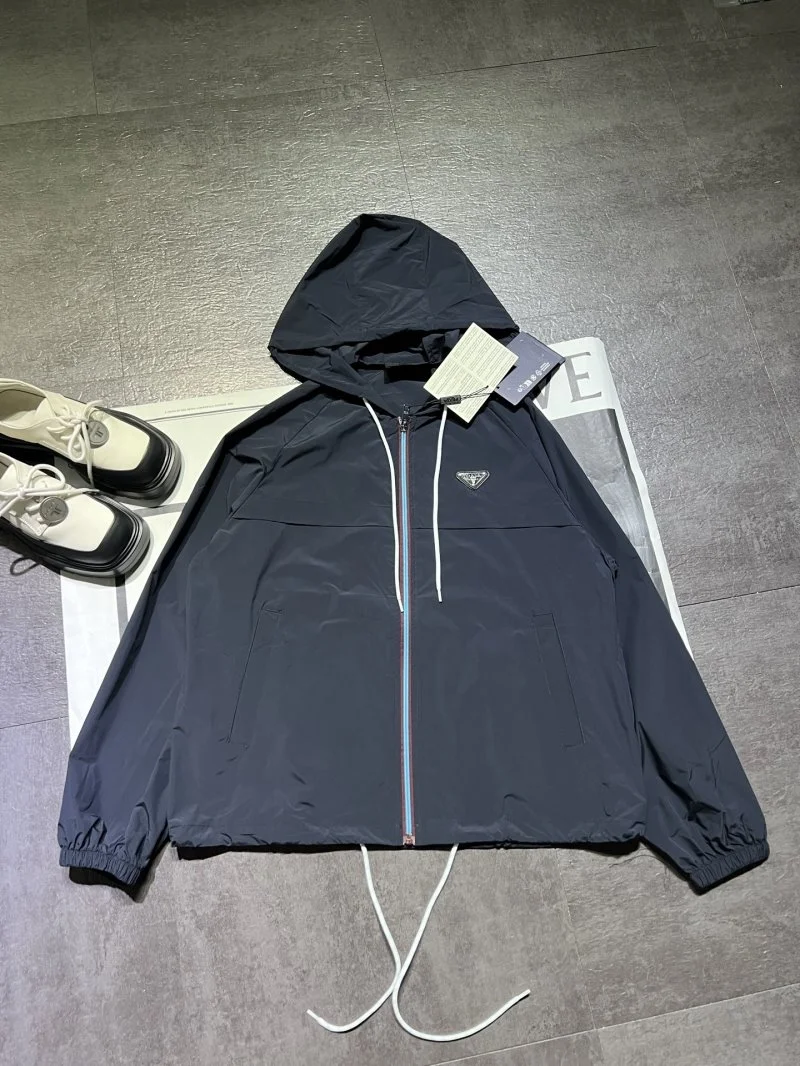 Prada Outwear TimelessDesign 166137