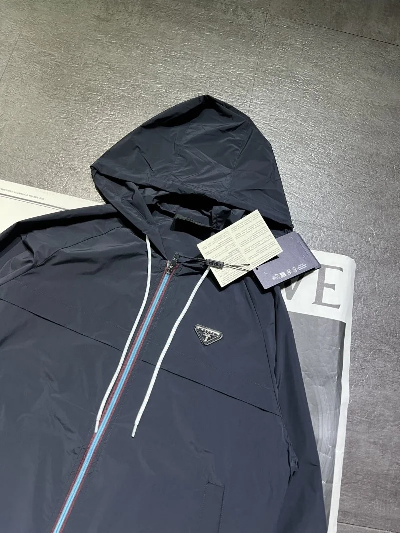 Prada Outwear TimelessDesign 166137