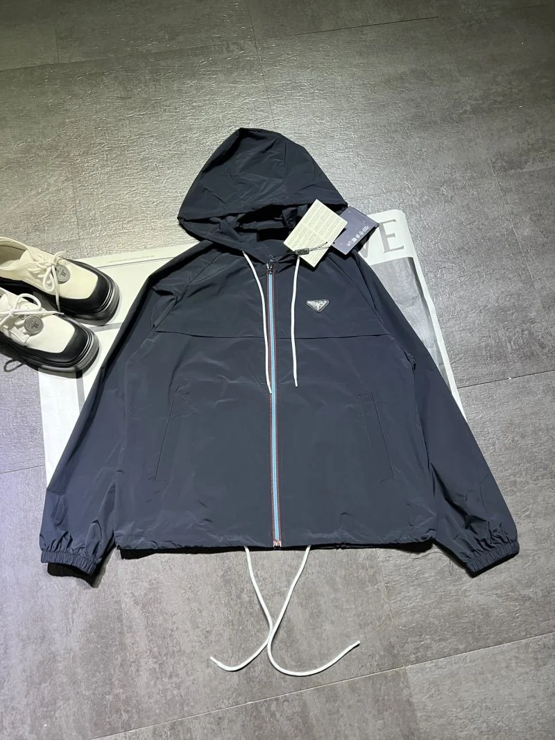 Prada Outwear TimelessDesign 166137
